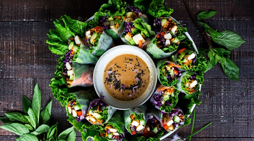 Fresh Spring Rolls with Peanut Sauce